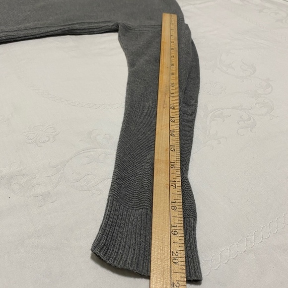 J. Crew Factory Gray Women's Long Sleeve Crewneck Sweater Size Small - Picture 9 of 10